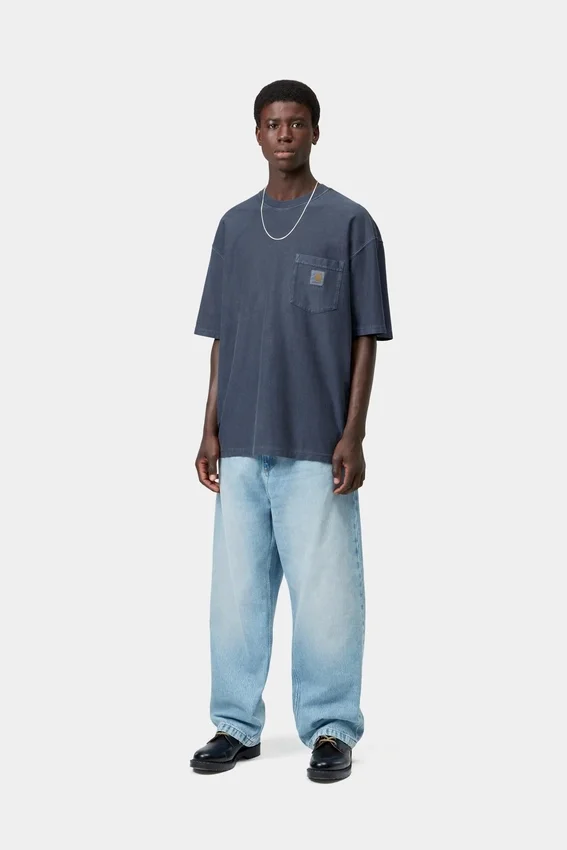 Camiseta holgada con bolsillo Camiseta holgada con bolsillo