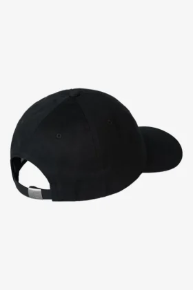 Gorra con pegatina para el parachoques